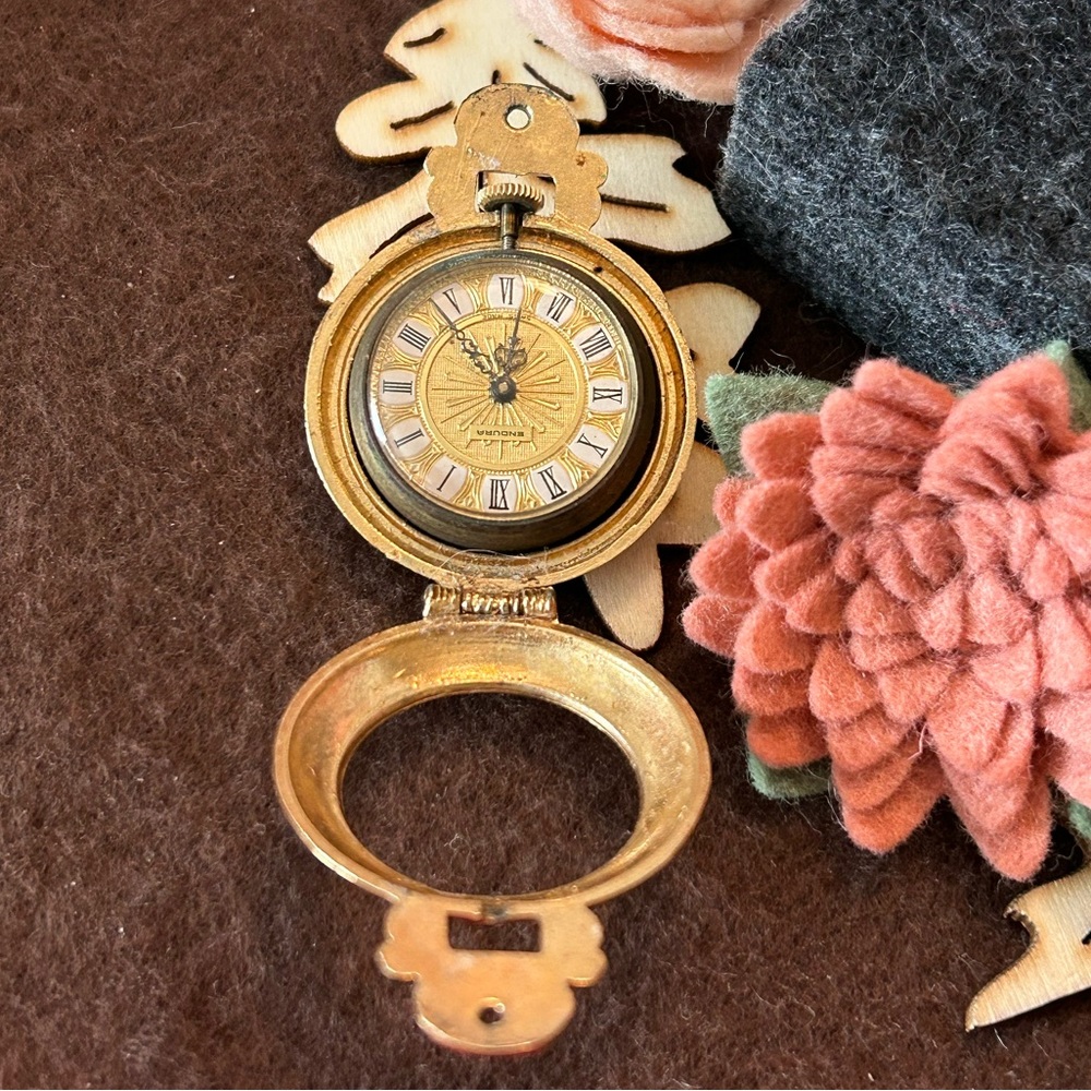 Vintage Estate Endura Jeweled Pocket Watch Pendant - Picture 7 of 9